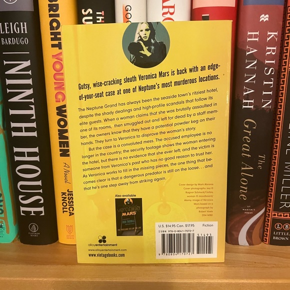 4/$25 Veronica Mars: Mr. Kiss and Tell - Picture 2 of 3